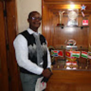 Meet your Posher, Cyril